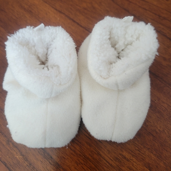 Old Navy Booties!❤️ Infant Size. - Picture 3 of 3